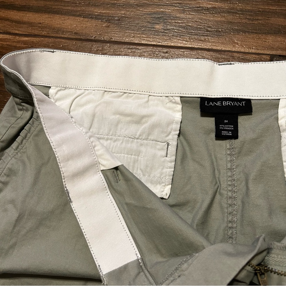 Lane Bryant Women’s Shorts Stretch Waist Comfort Band 24 Sage Green NWOT - Picture 5 of 11